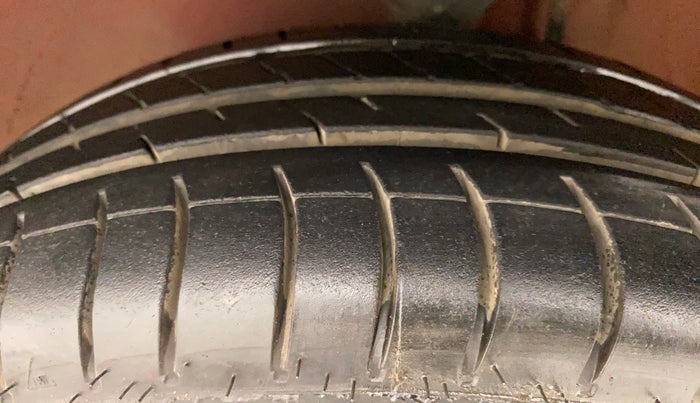 2011 Maruti Alto K10 VXI, Petrol, Manual, 37,776 km, Left Front Tyre Tread