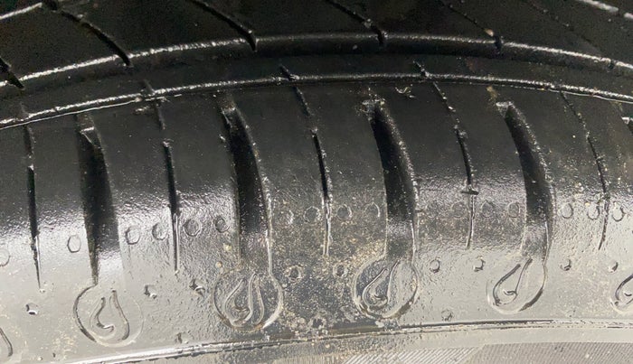 2017 Honda Amaze 1.2L I-VTEC S AT, Petrol, Automatic, 69,570 km, Right Front Tyre Tread