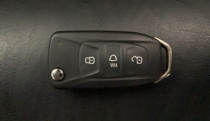 2021 Tata NEXON XZ PETROL, Petrol, Manual, 35,660 km, Key Close Up