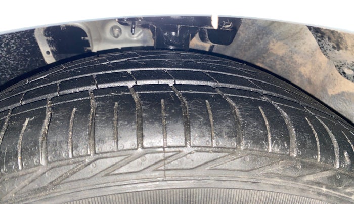 2019 Hyundai New Elantra 2.0 S PETROL, Petrol, Manual, 61,665 km, Left Front Tyre Tread