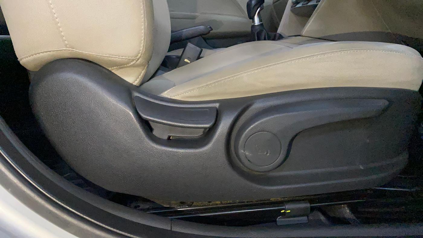 2019 Hyundai New Elantra 2.0 S PETROL, Petrol, Manual, 61,665 km, Driver Side Adjustment Panel
