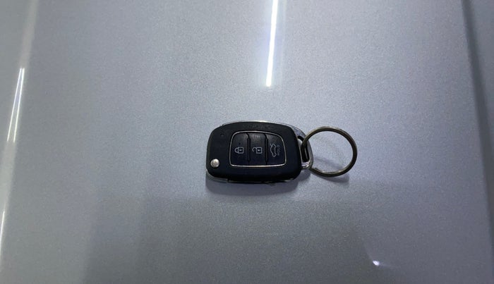 2019 Hyundai New Elantra 2.0 S PETROL, Petrol, Manual, 61,665 km, Key Close Up