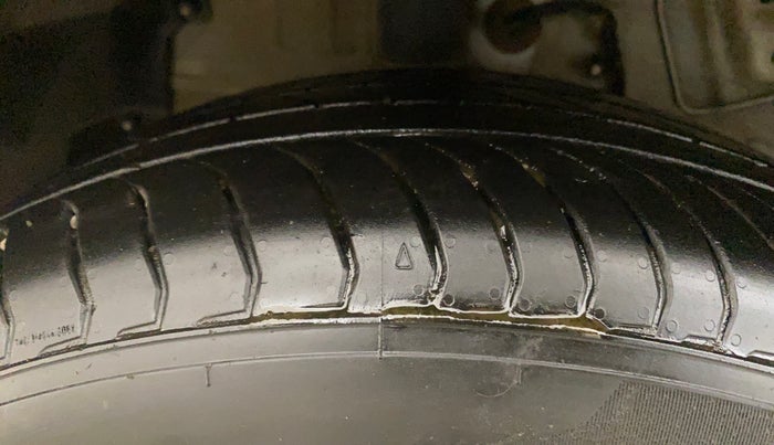 2025 Tata NEXON Fearless Plus (PS) 1.2 iCNG 6MT Dual Tone, CNG, Manual, 15,521 km, Right Rear Tyre Tread