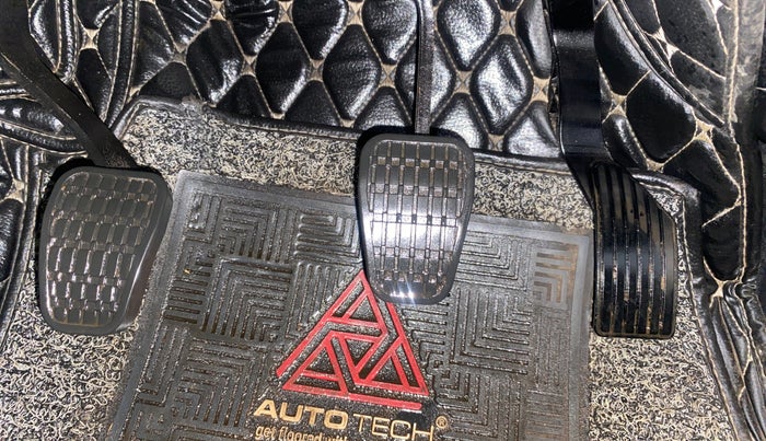 2025 Tata NEXON Fearless Plus (PS) 1.2 iCNG 6MT Dual Tone, CNG, Manual, 15,521 km, Pedals