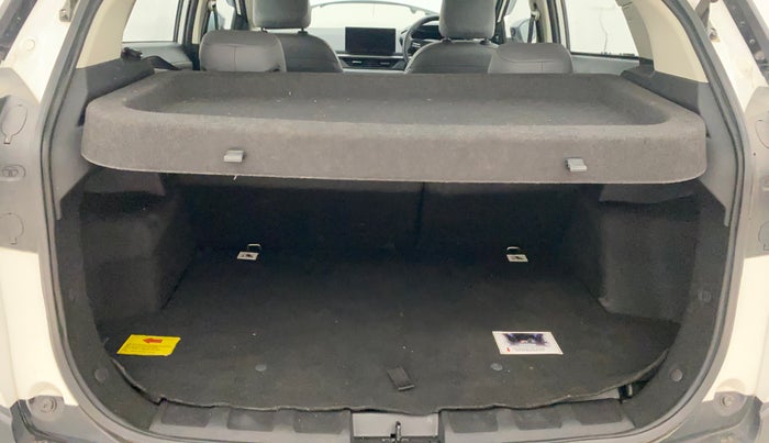 2025 Tata NEXON Fearless Plus (PS) 1.2 iCNG 6MT Dual Tone, CNG, Manual, 15,521 km, Boot Inside