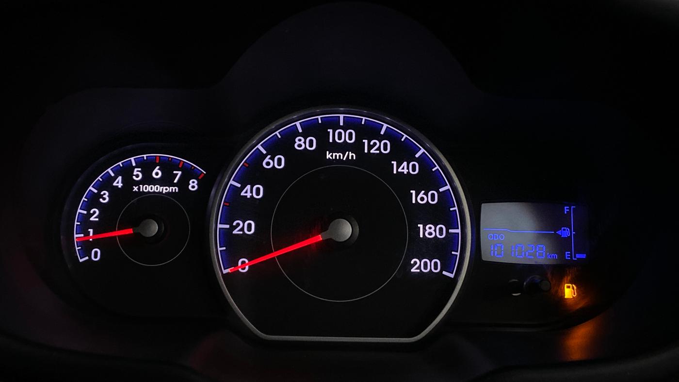 2015 Hyundai i10 MAGNA 1.1, CNG, Manual, 1,00,971 km, Odometer Image