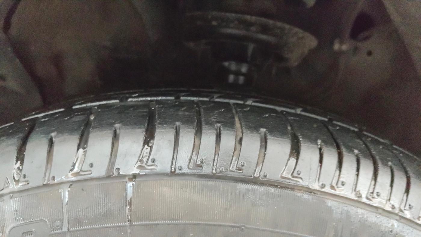 2016 Hyundai Creta SX PLUS 1.6 PETROL, Petrol, Manual, 92,189 km, Left Front Tyre Tread