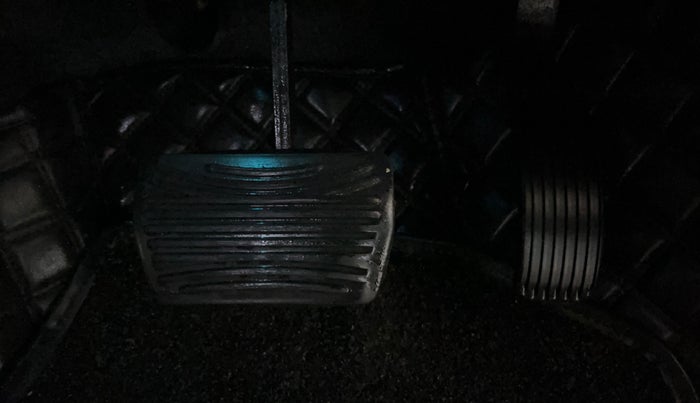 2019 Mahindra XUV500 W7 AT, Diesel, Automatic, 61,362 km, Pedals
