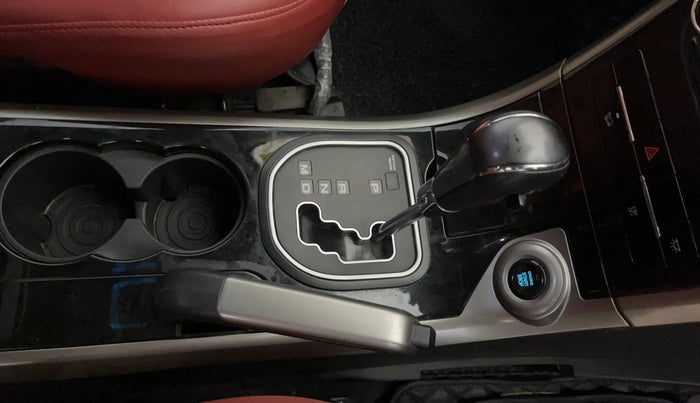 2019 Mahindra XUV500 W7 AT, Diesel, Automatic, 61,362 km, Gear Lever