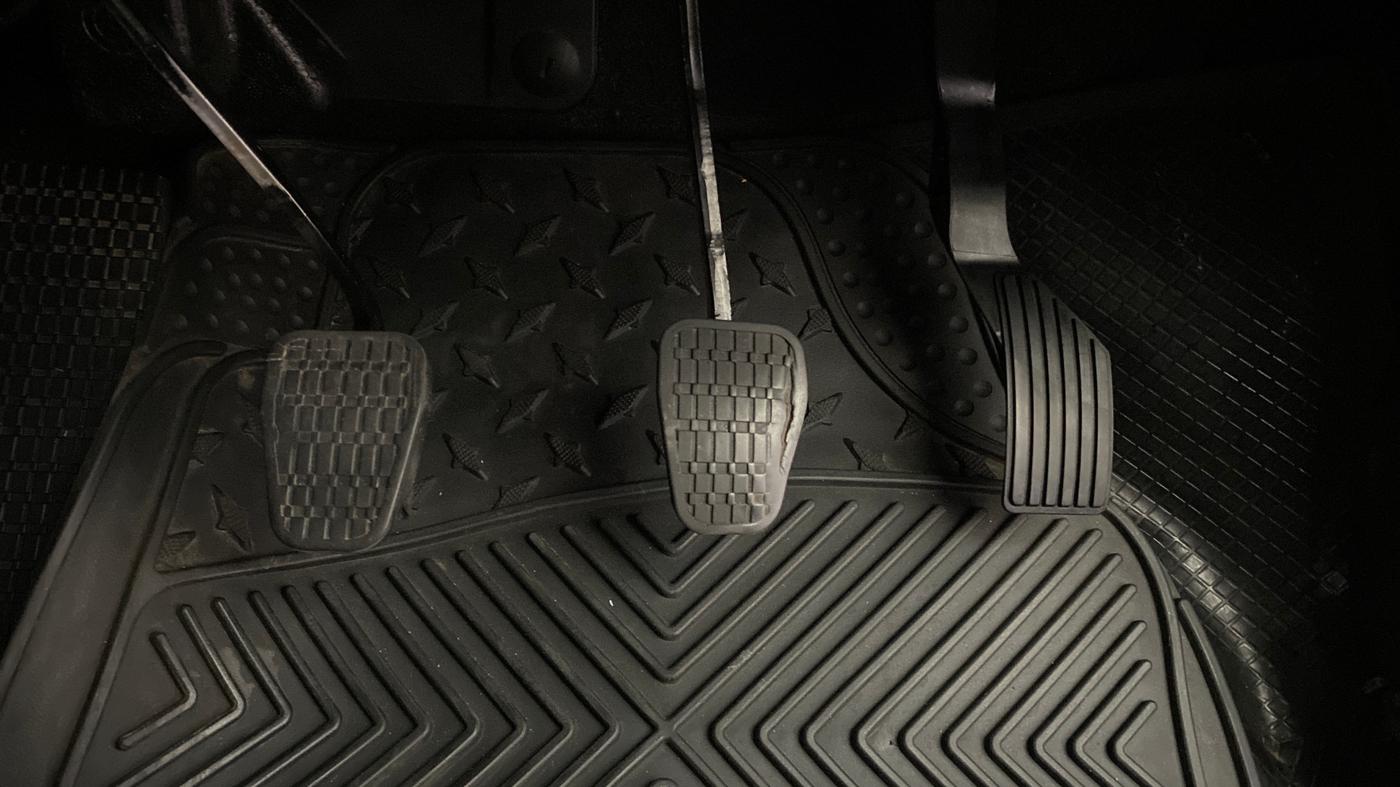 2022 Tata PUNCH PURE MT, Petrol, Manual, 72,712 km, Pedals