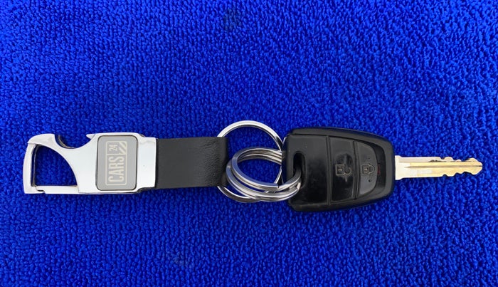 2019 Hyundai NEW SANTRO SPORTZ MT, Petrol, Manual, 31,182 km, Key Close Up