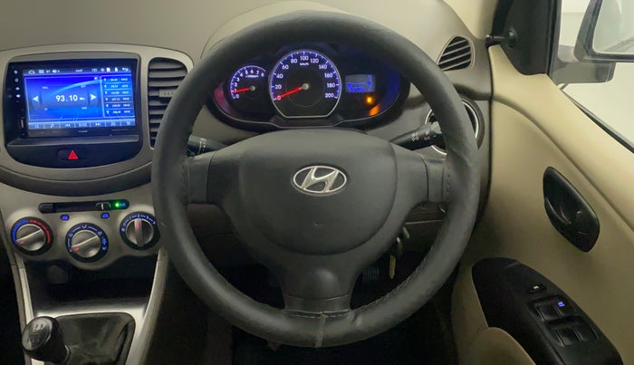2015 Hyundai i10 MAGNA 1.1, Petrol, Manual, 55,760 km, Steering Wheel Close Up