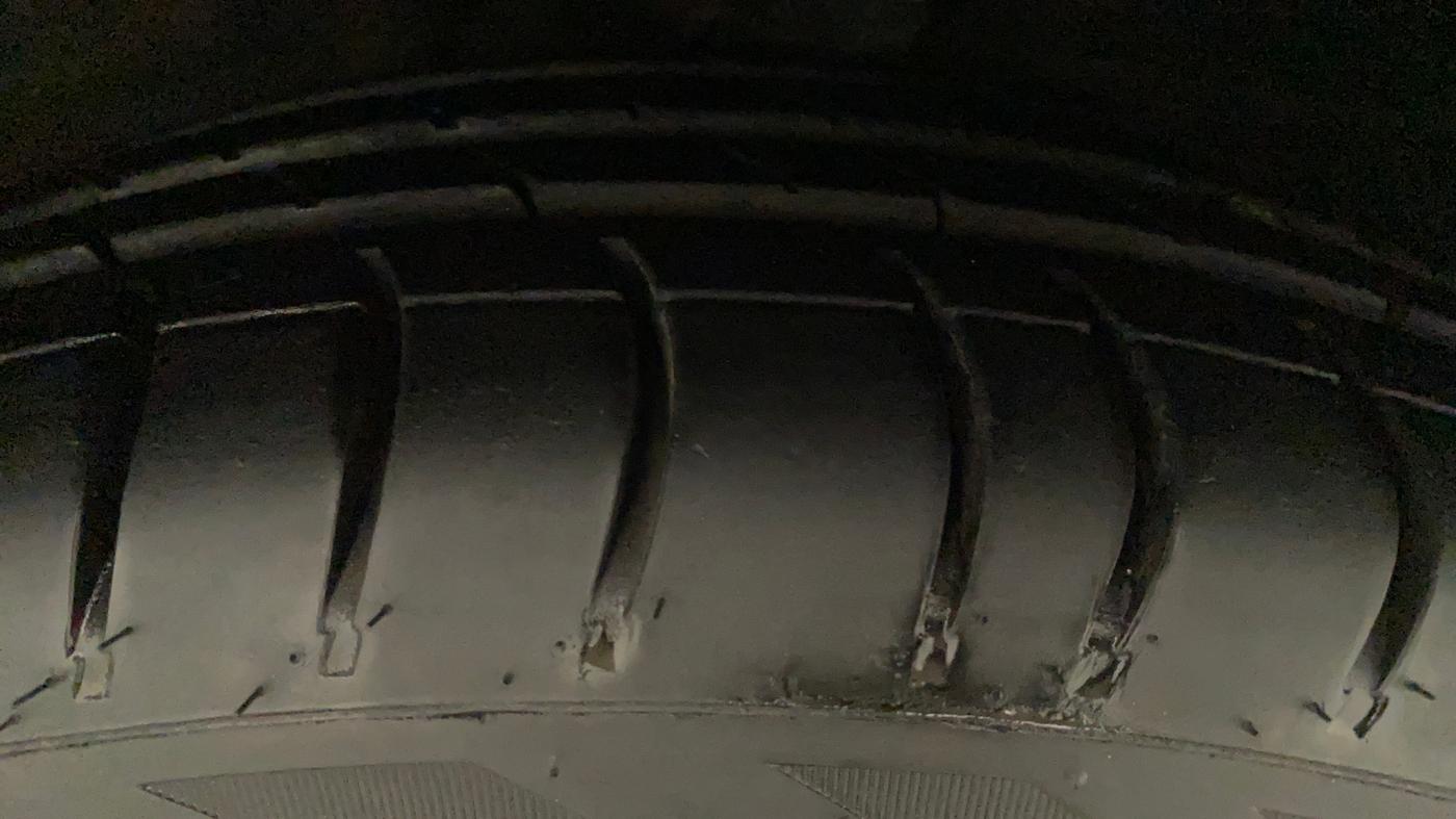 2015 Hyundai i10 MAGNA 1.1, Petrol, Manual, 55,760 km, Left Front Tyre Tread