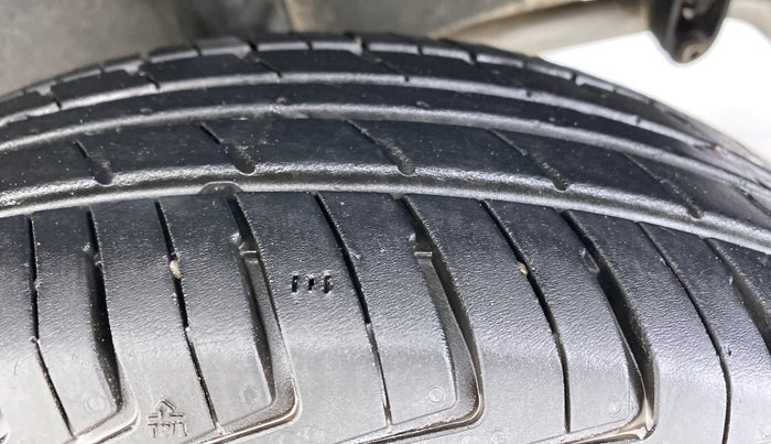 2016 Renault Kwid RXT, Petrol, Manual, 92,744 km, Left Rear Tyre Tread