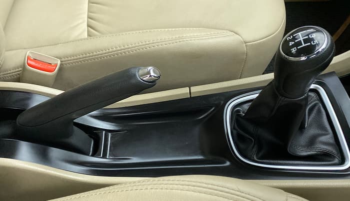 2020 Maruti Ciaz ALPHA 1.5 MT VTVT SHVS, Petrol, Manual, 5,814 km, Gear Lever
