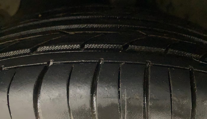 2017 Hyundai Grand i10 SPORTZ 1.2 KAPPA VTVT, Petrol, Manual, 59,459 km, Left Front Tyre Tread