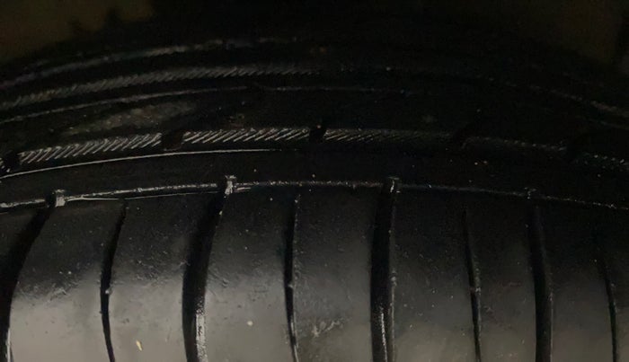 2017 Hyundai Grand i10 SPORTZ 1.2 KAPPA VTVT, Petrol, Manual, 59,459 km, Right Front Tyre Tread