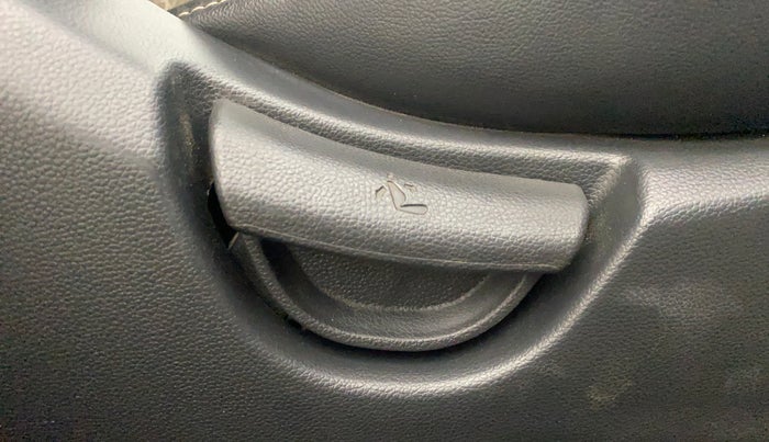 2017 Hyundai Grand i10 SPORTZ 1.2 KAPPA VTVT, Petrol, Manual, 59,459 km, Driver Side Adjustment Panel