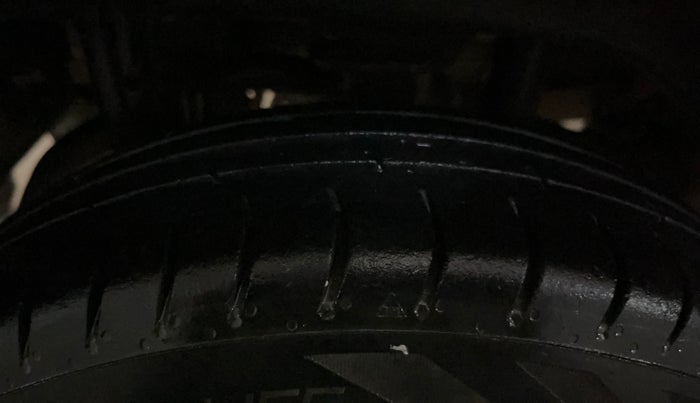 2016 Maruti Alto 800 LXI, Petrol, Manual, 65,194 km, Right Rear Tyre Tread