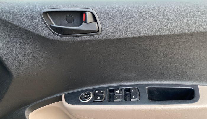 2020 Hyundai Grand i10 MAGNA 1.2 KAPPA VTVT, Petrol, Manual, 29,664 km, Driver Side Door Panels Control