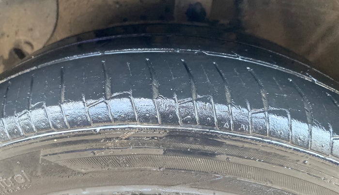 2020 Hyundai Grand i10 MAGNA 1.2 KAPPA VTVT, Petrol, Manual, 29,664 km, Left Front Tyre Tread