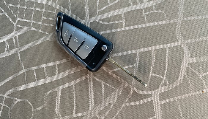 2020 Hyundai Grand i10 MAGNA 1.2 KAPPA VTVT, Petrol, Manual, 29,664 km, Key Close Up