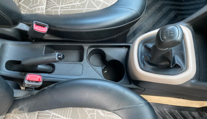 2020 Hyundai Grand i10 MAGNA 1.2 KAPPA VTVT, Petrol, Manual, 29,664 km, Gear Lever