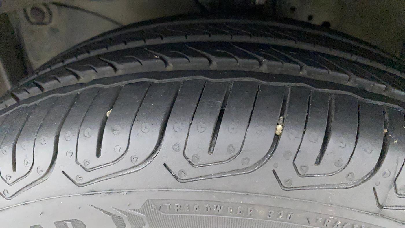 2017 Honda Brio S MT, Petrol, Manual, 46,375 km, Left Front Tyre Tread