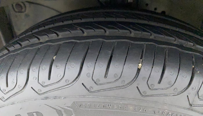 2017 Honda Brio S MT, Petrol, Manual, 46,375 km, Left Front Tyre Tread