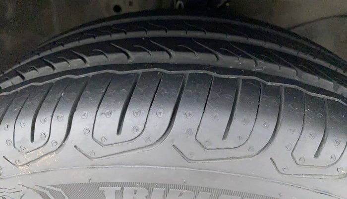 2017 Honda Brio S MT, Petrol, Manual, 46,375 km, Right Front Tyre Tread