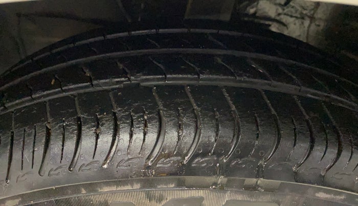 2022 Maruti New Wagon-R VXI 1.0, CNG, Manual, 33,179 km, Left Front Tyre Tread