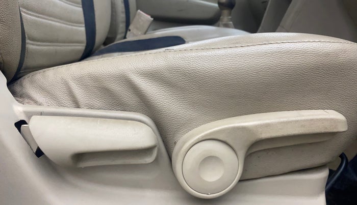 2016 Maruti Ertiga ZDI SHVS, Diesel, Manual, 60,376 km, Driver Side Adjustment Panel