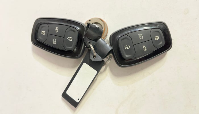 2022 Tata PUNCH  ACCOMPLISHED AMT CAMO EDITION, Petrol, Automatic, 16,069 km, Key Close Up