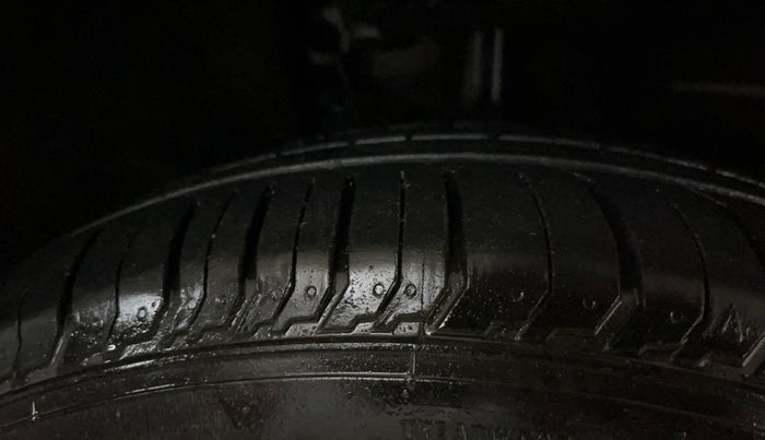 2022 Tata PUNCH  ACCOMPLISHED AMT CAMO EDITION, Petrol, Automatic, 16,069 km, Right Front Tyre Tread