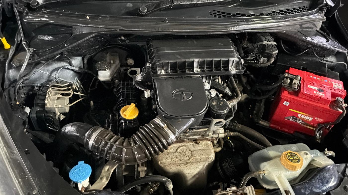 2018 Tata TIGOR XZA PETROL, Petrol, Automatic, 23,812 km, Engine View - Right