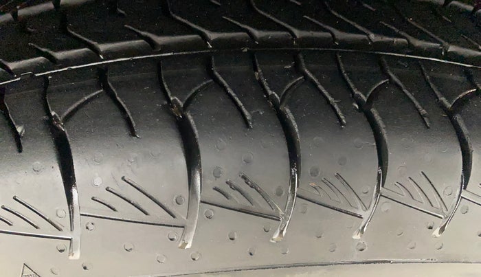 2023 Toyota URBAN CRUISER HYRYDER E NEO DRIVE, Petrol, Manual, 6,705 km, Right Front Tyre Tread