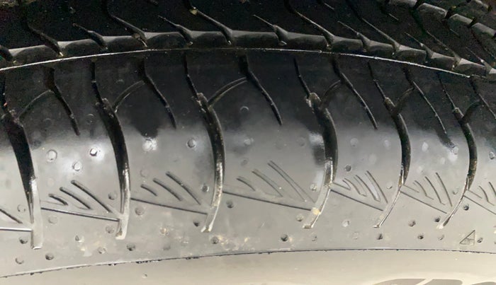 2023 Toyota URBAN CRUISER HYRYDER E NEO DRIVE, Petrol, Manual, 6,705 km, Right Rear Tyre Tread