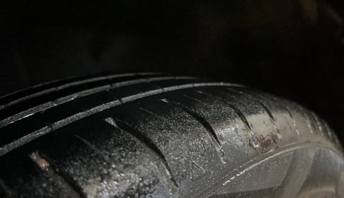 2021 Maruti Baleno ZETA PETROL 1.2, Petrol, Manual, 75,229 km, Right Rear Tyre Tread