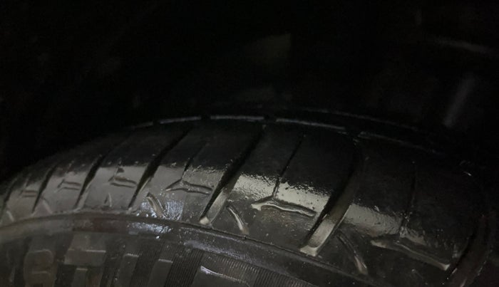 2021 Maruti Baleno ZETA PETROL 1.2, Petrol, Manual, 75,229 km, Left Front Tyre Tread