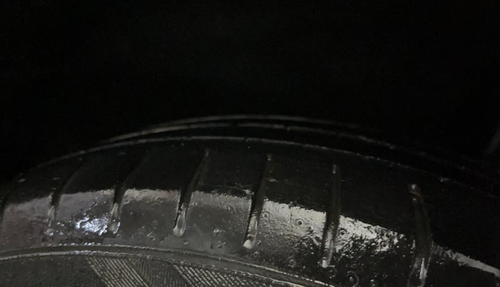 2021 Maruti Baleno ZETA PETROL 1.2, Petrol, Manual, 75,229 km, Left Rear Tyre Tread