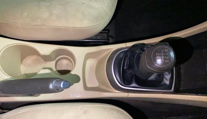 2015 Hyundai Verna FLUIDIC 4S 1.6 VTVT S, CNG, Manual, 71,738 km, Gear Lever