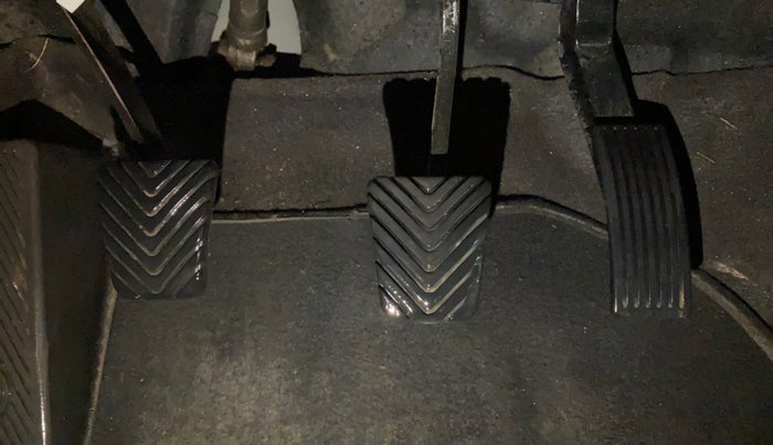 2015 Hyundai Verna FLUIDIC 4S 1.6 VTVT S, CNG, Manual, 71,738 km, Pedals