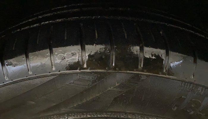 2015 Hyundai Verna FLUIDIC 4S 1.6 VTVT S, CNG, Manual, 71,738 km, Right Front Tyre Tread