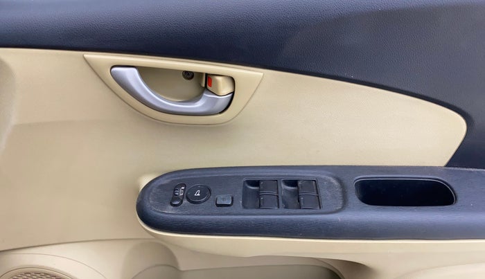 2015 Honda Brio VX AT, Petrol, Automatic, 72,371 km, Driver Side Door Panels Control