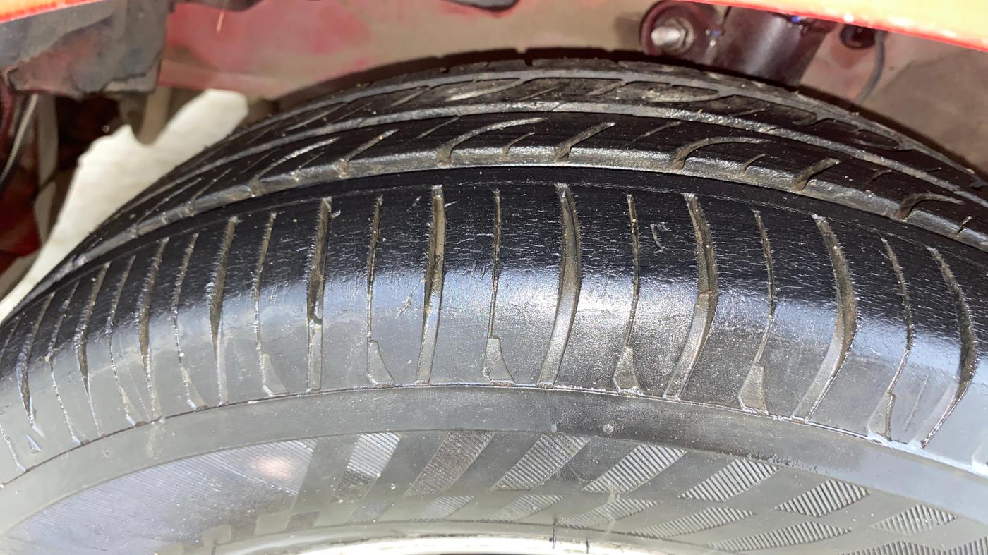 2015 Honda Brio VX AT, Petrol, Automatic, 72,371 km, Left Front Tyre Tread