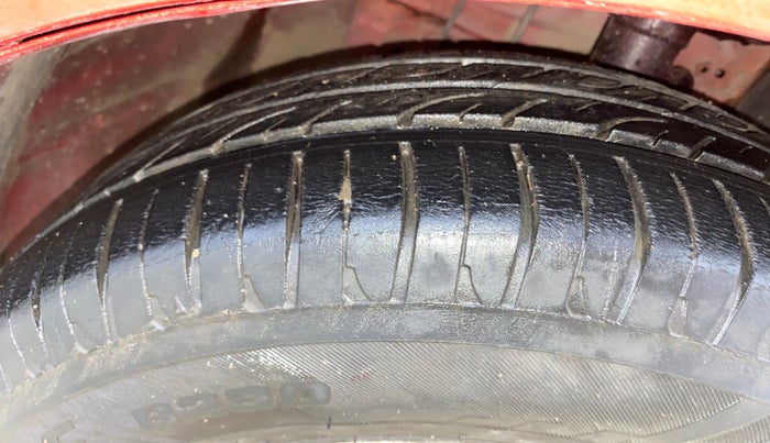 2015 Honda Brio VX AT, Petrol, Automatic, 72,371 km, Right Front Tyre Tread