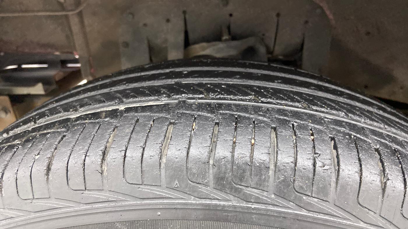 2018 Mahindra Thar CRDE 4X4 AC, Diesel, Manual, 25,743 km, Left Front Tyre Tread
