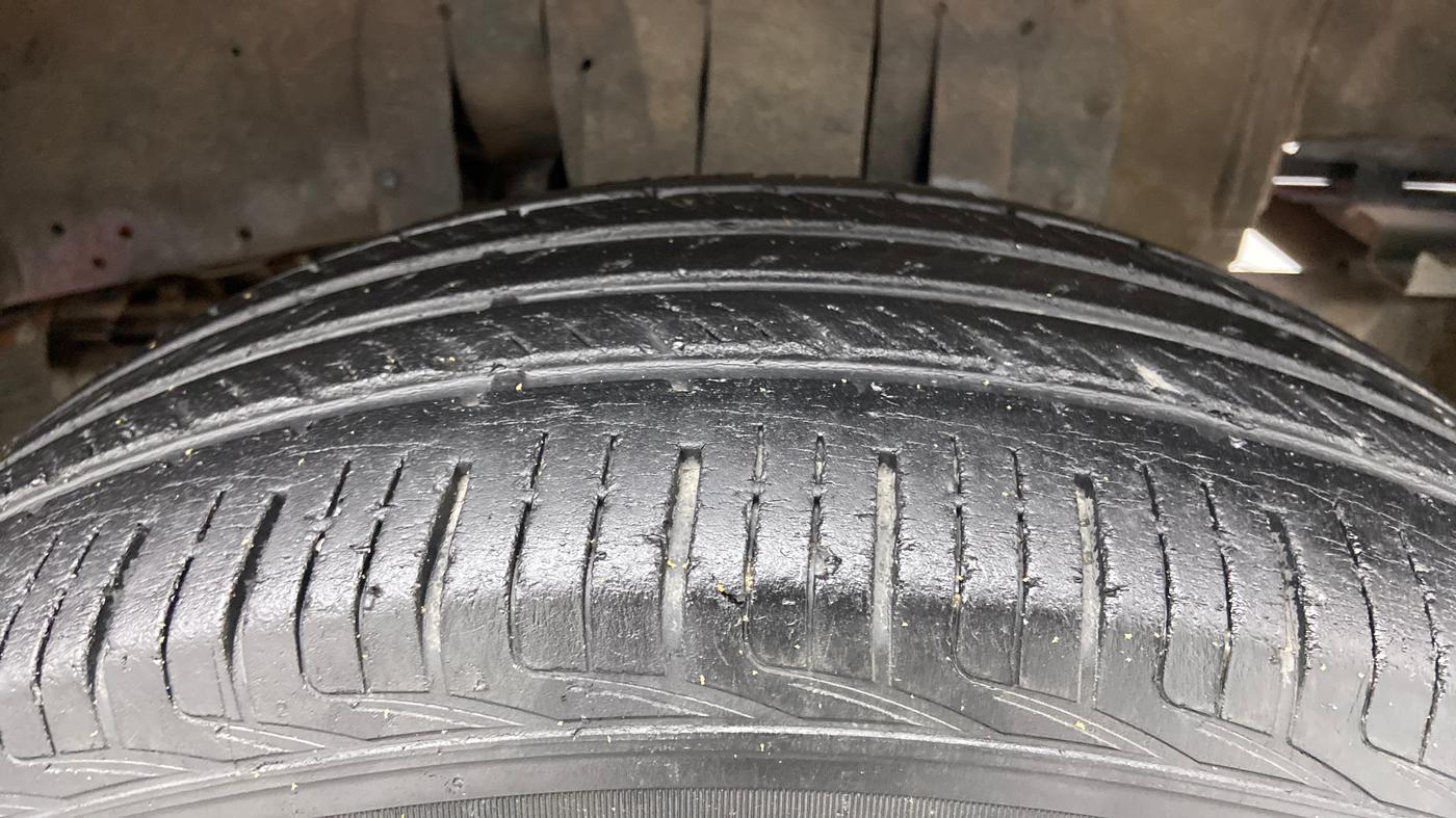 2018 Mahindra Thar CRDE 4X4 AC, Diesel, Manual, 25,743 km, Right Front Tyre Tread