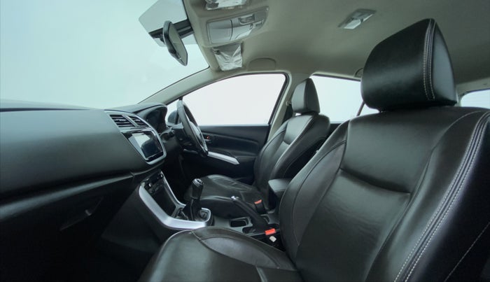 2017 Maruti S Cross ALPHA SHVS, Diesel, Manual, 28,444 km, Right Side Front Door Cabin