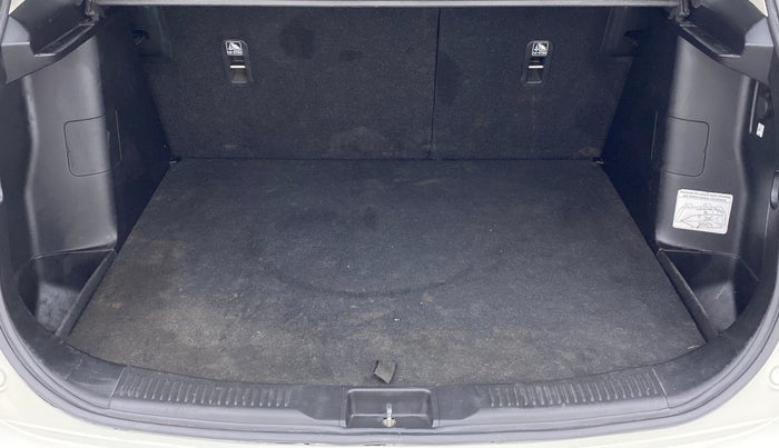 2017 Maruti S Cross ALPHA SHVS, Diesel, Manual, 28,444 km, Boot Inside